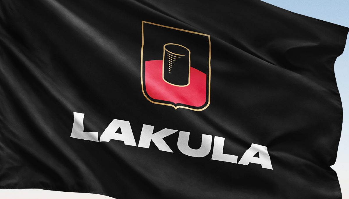 Kouvolan kaupungintalon lippusaloissa liehui Lakulan lippu
